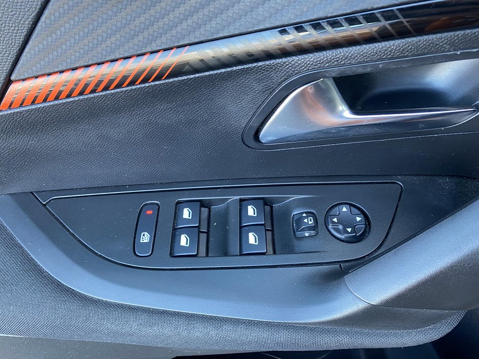 Peugeot 2008 1.2 i Active