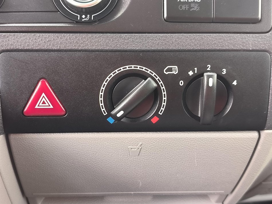 Volkswagen Transporter 2.0TDi  9míst