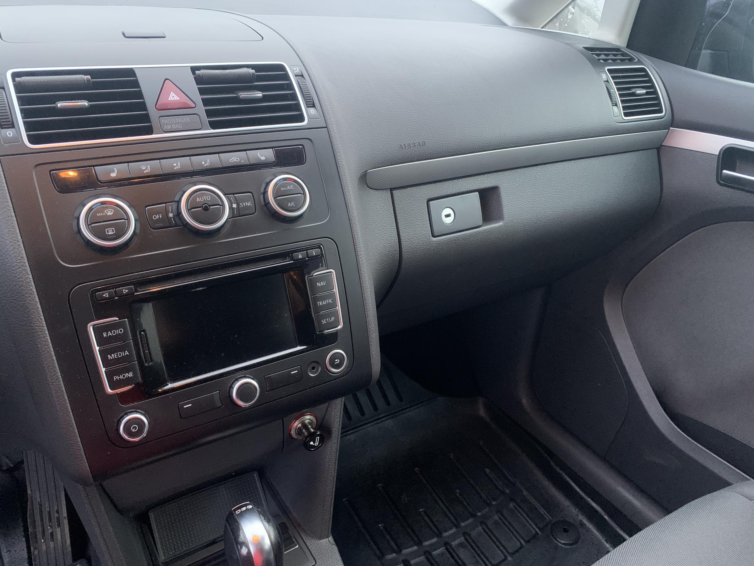 Volkswagen Touran, 2013 - pohled č. 14