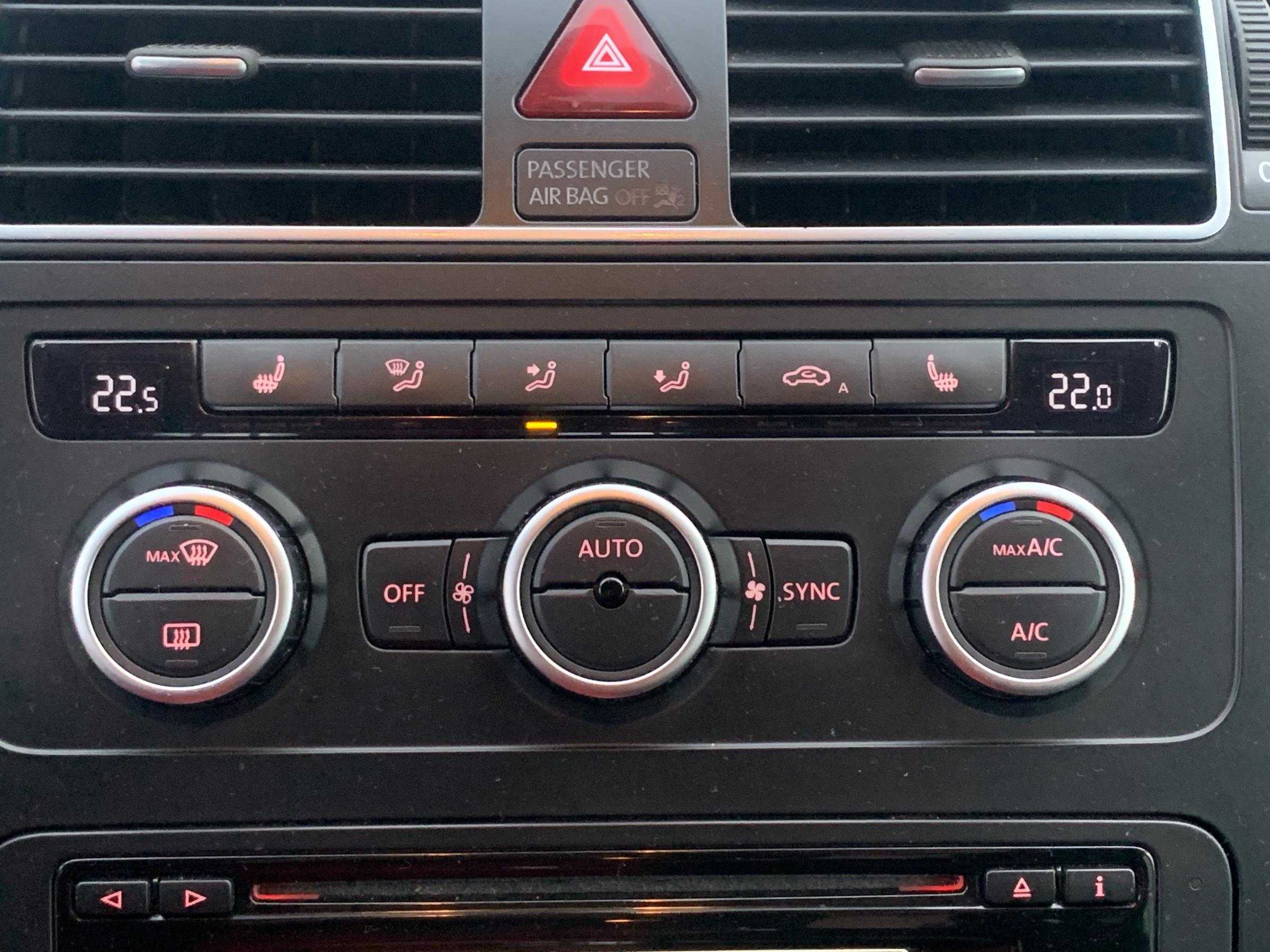 Volkswagen Touran, 2013 - pohled č. 18