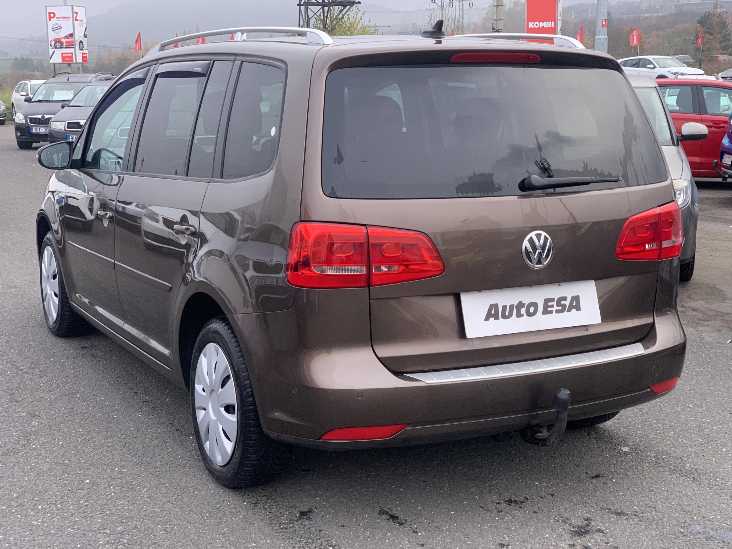 Volkswagen Touran, 2013 - pohled č. 4