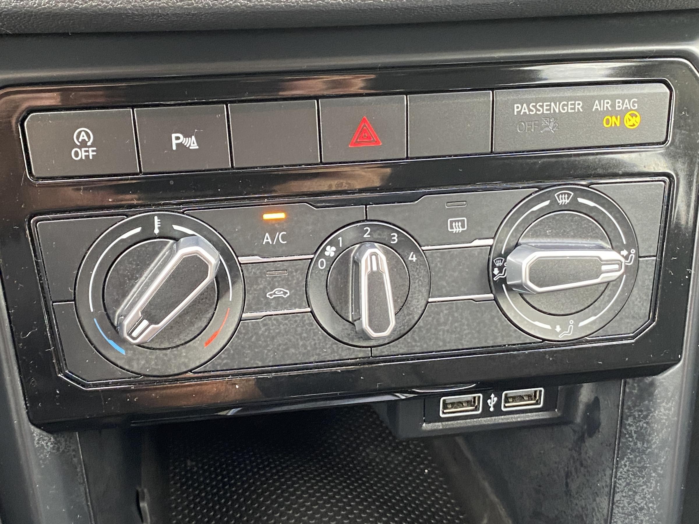 Volkswagen T-Cross, 2020 - pohled č. 15