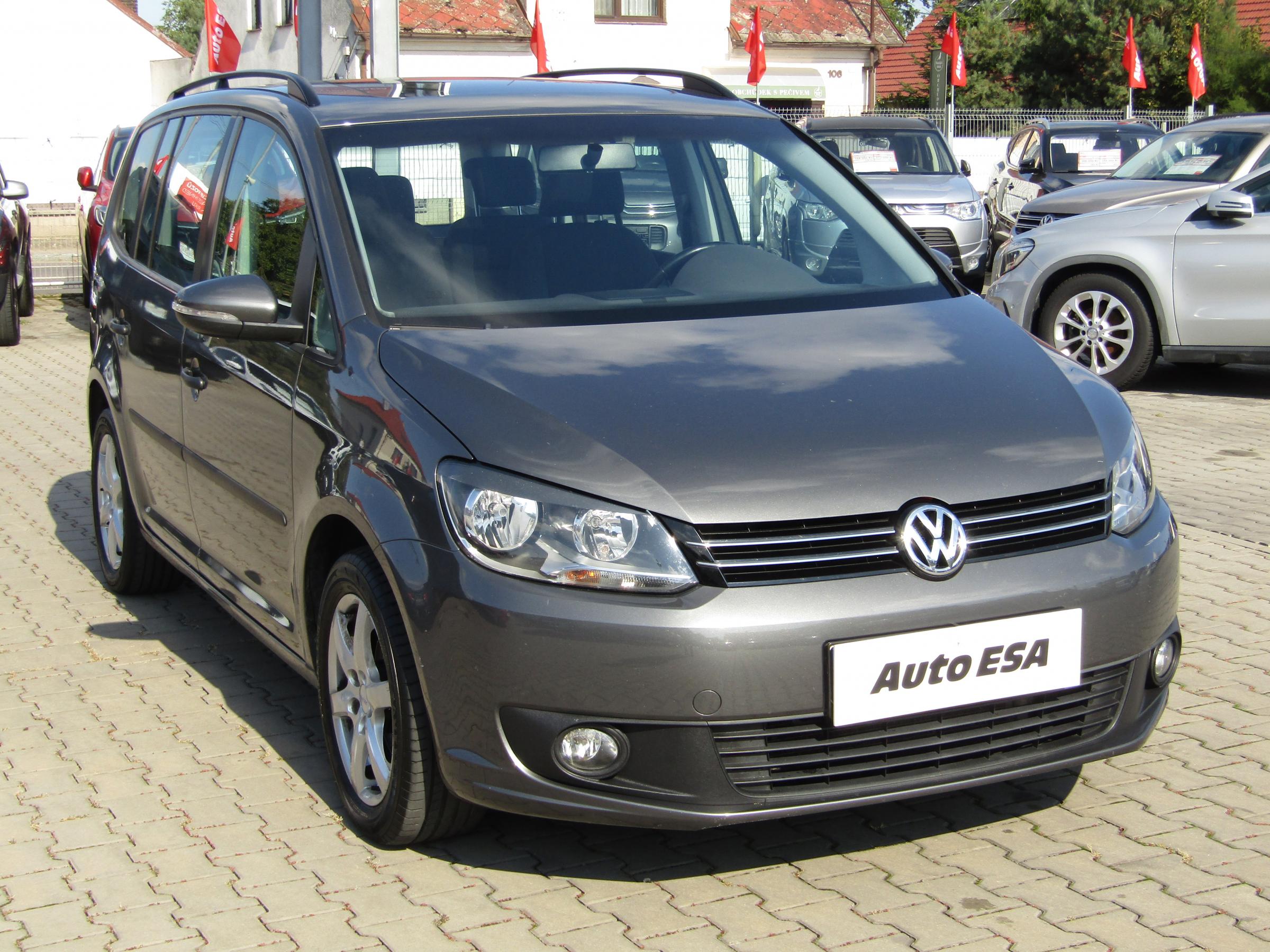 Volkswagen Touran, 2011 - celkový pohled