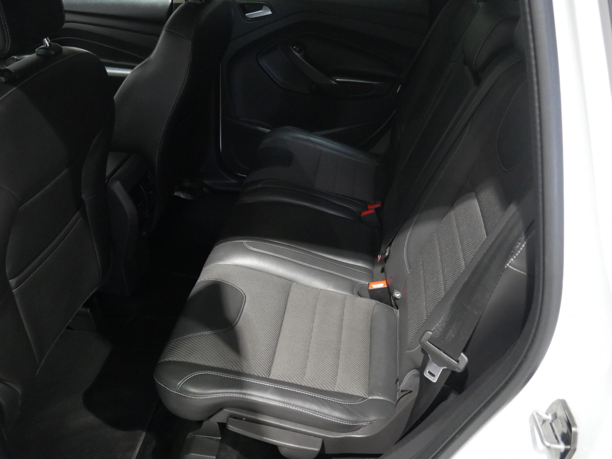 Ford Kuga, 2015 - pohled č. 10