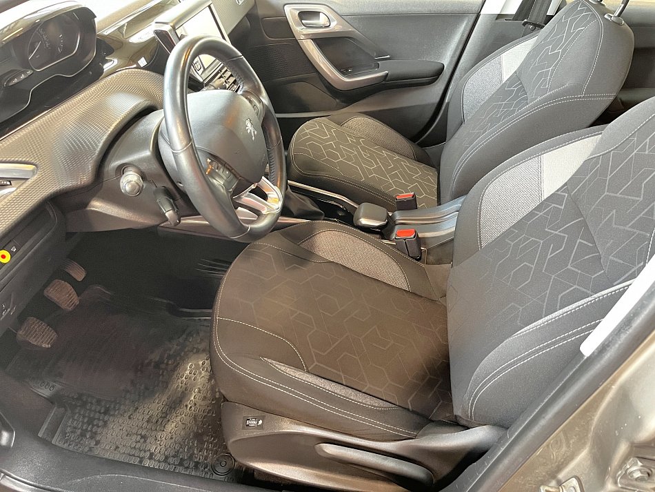 Peugeot 2008 1.2PT 
