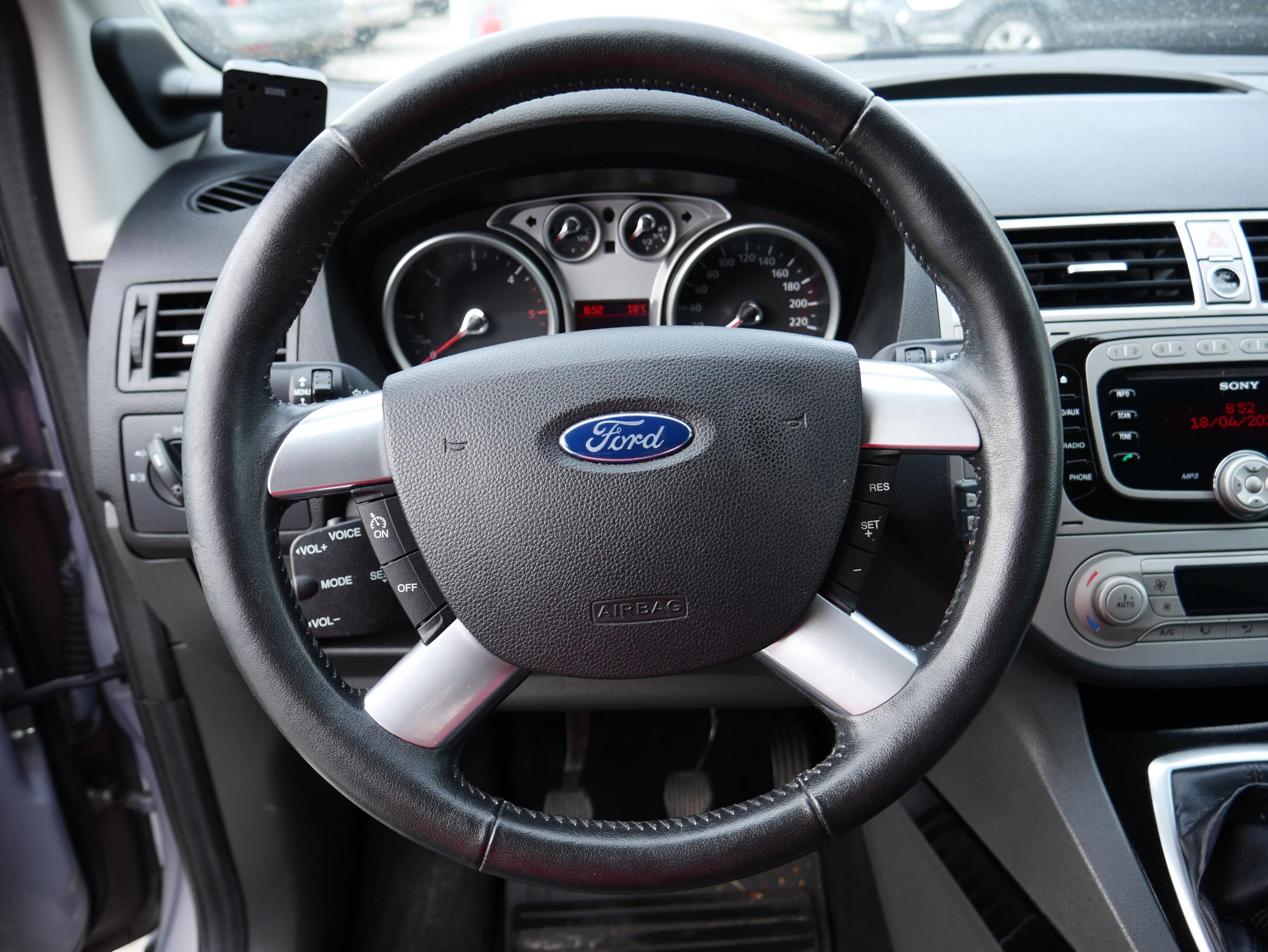 Ford Kuga, 2011 - pohled č. 10