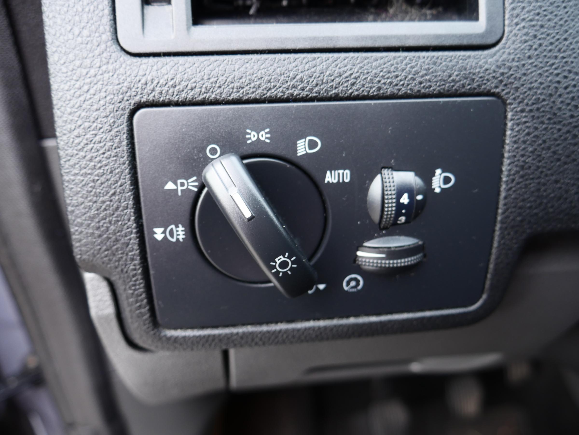 Ford Kuga, 2011 - pohled č. 13