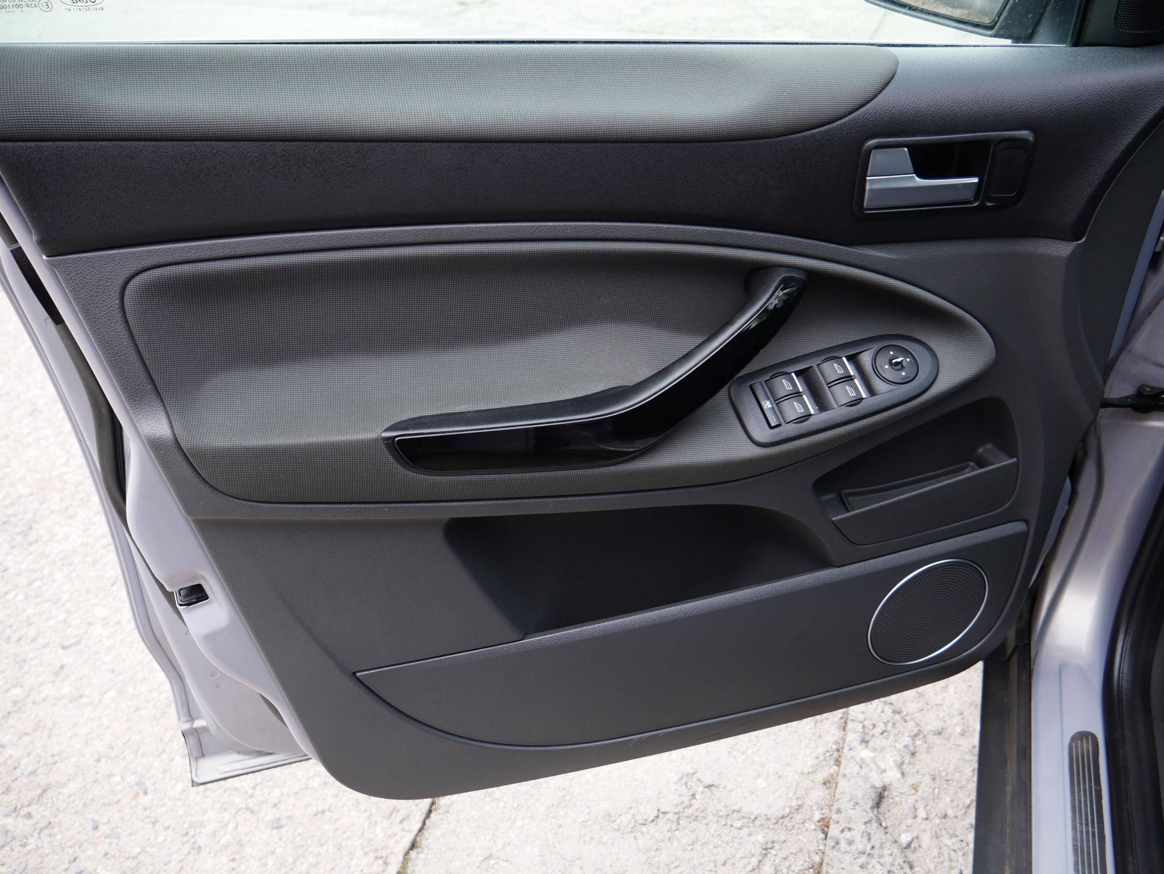 Ford Kuga, 2011 - pohled č. 16