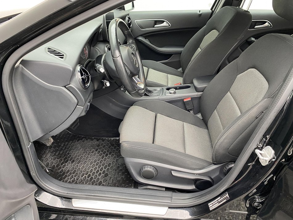 Mercedes-Benz Třída A 1.6 i  A180