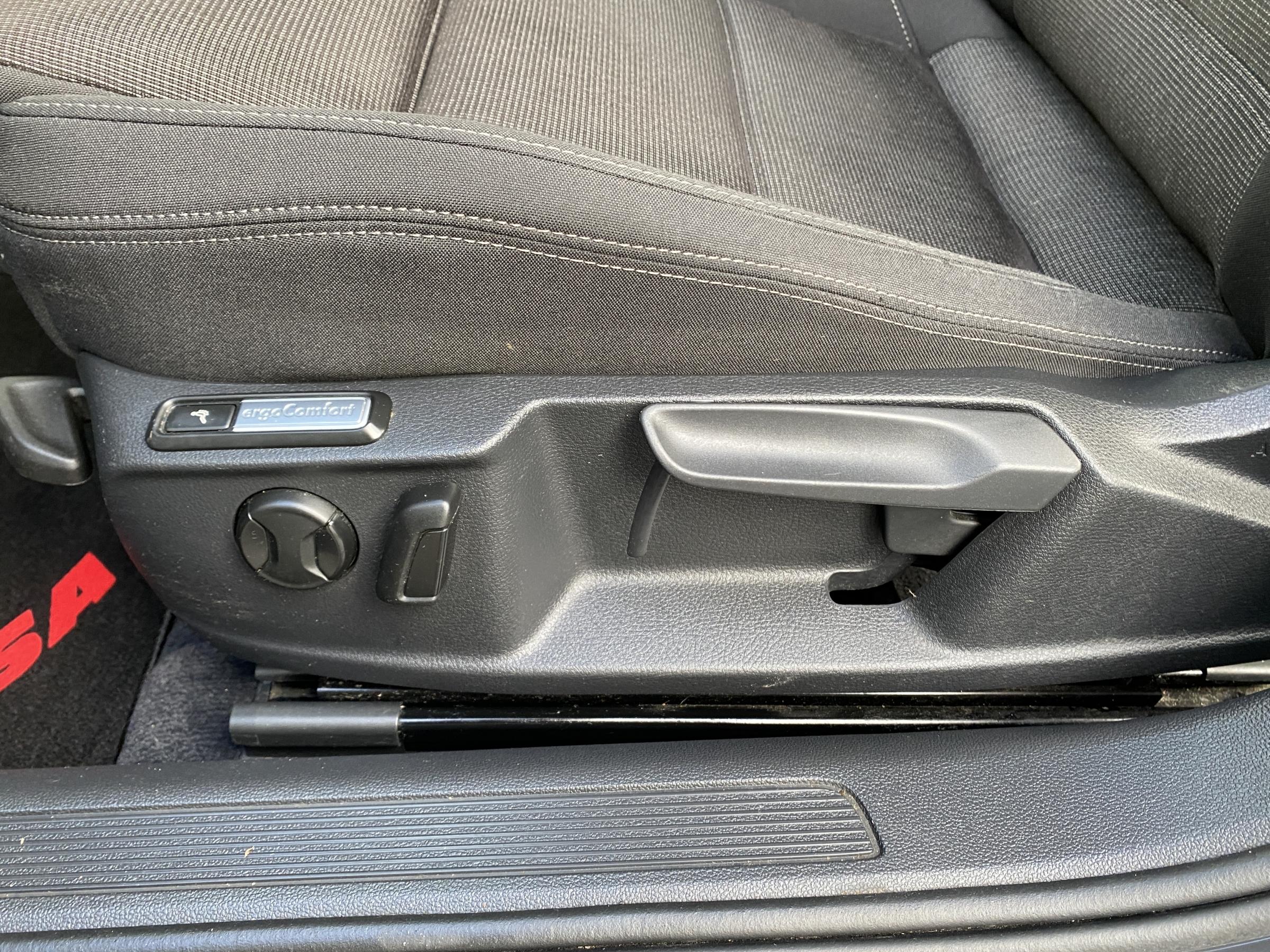 Volkswagen Passat, 2015 - pohled č. 14