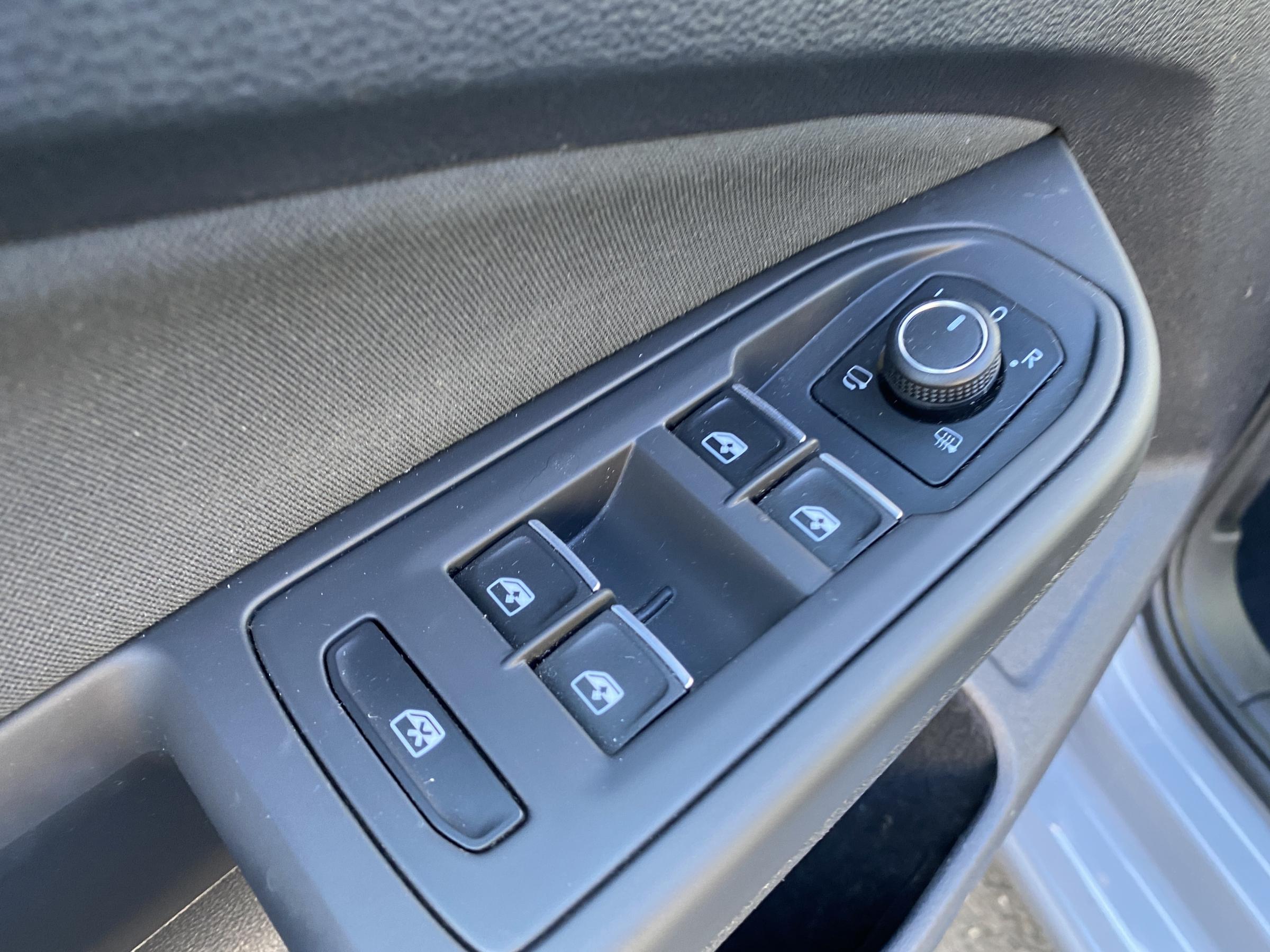 Volkswagen Golf, 2021 - pohled č. 13