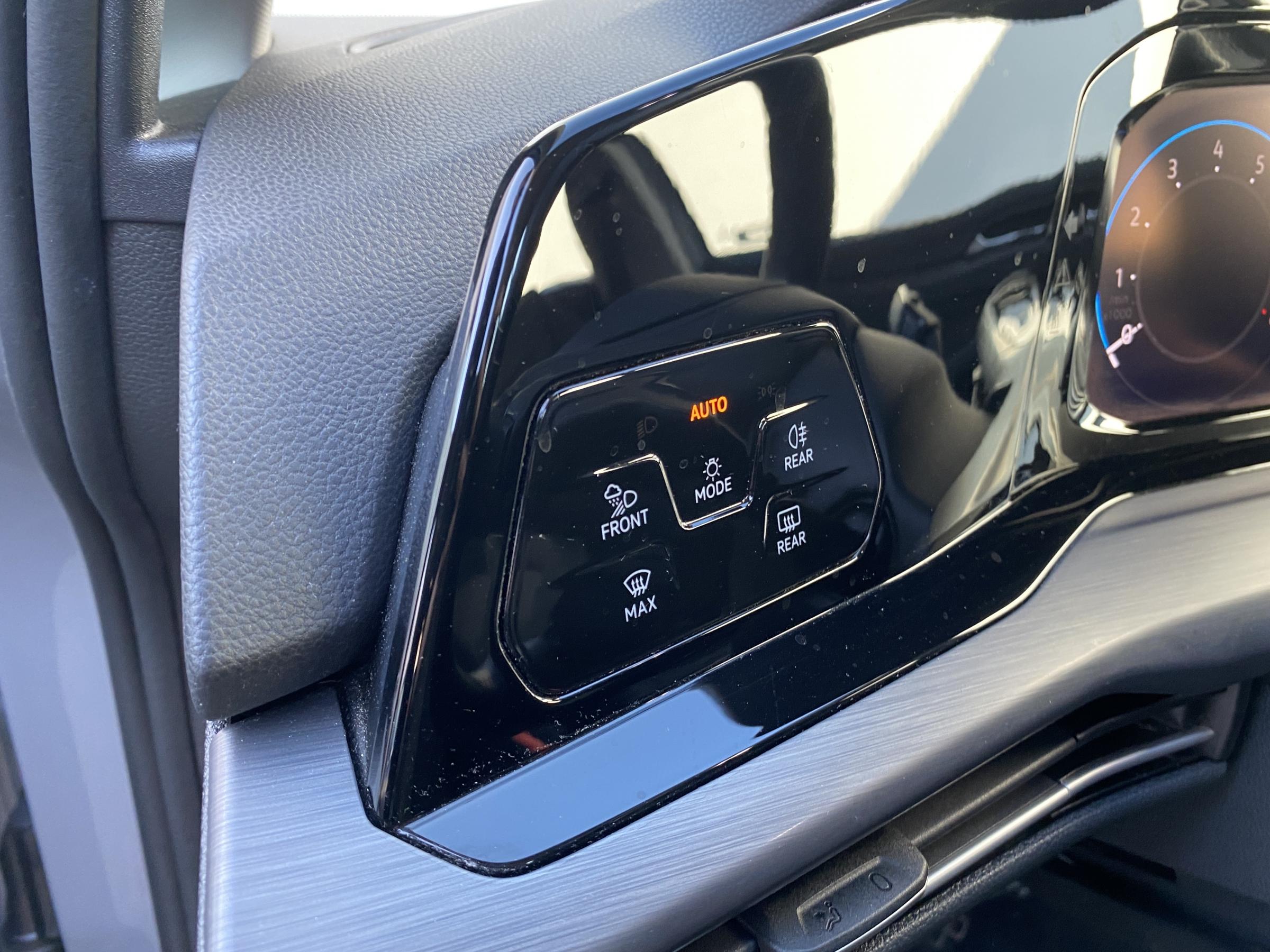 Volkswagen Golf, 2021 - pohled č. 15