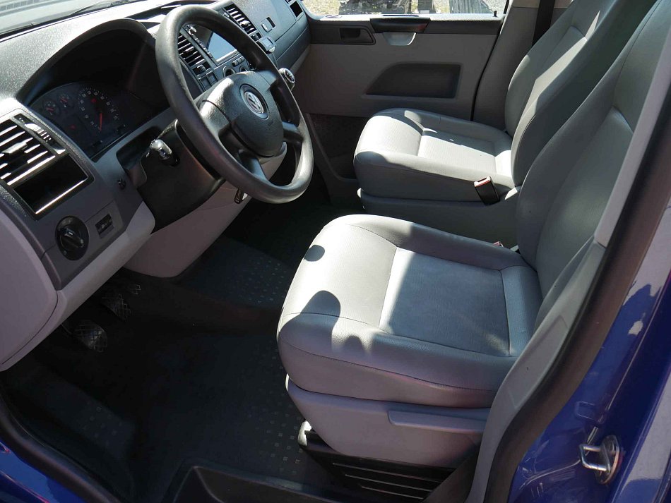 Volkswagen Transporter 2.5TDI  L2 9míst