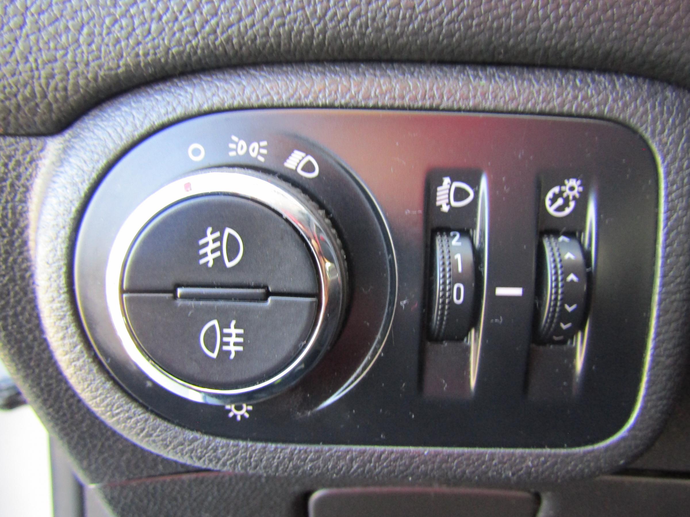 Opel Zafira, 2012 - pohled č. 17