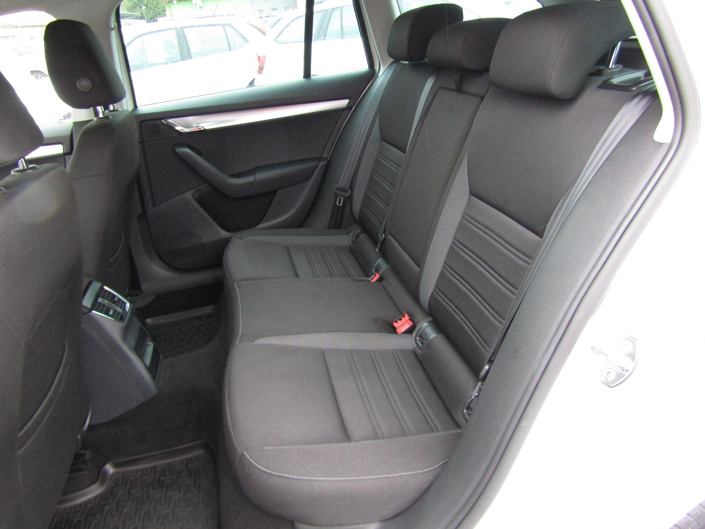 Škoda Octavia III, 2018 - pohled č. 10