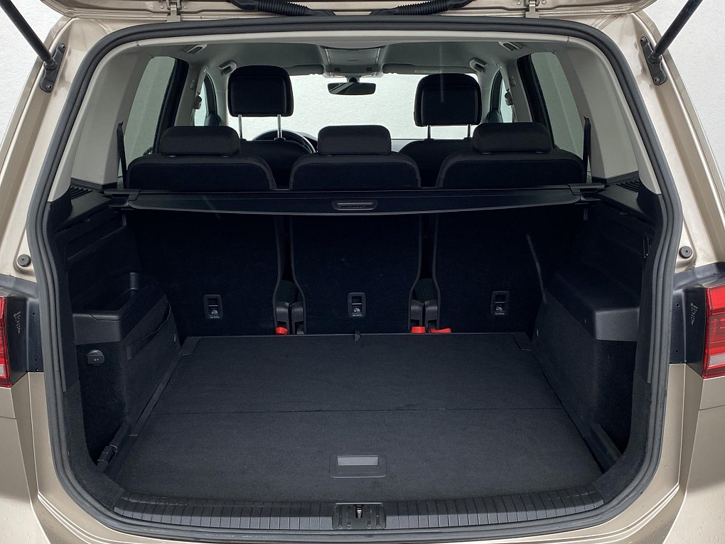 Volkswagen Touran 1.5 TSi Highline