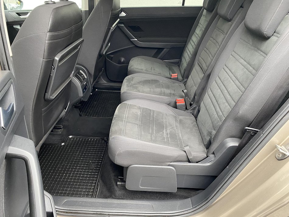 Volkswagen Touran 1.5 TSi Highline