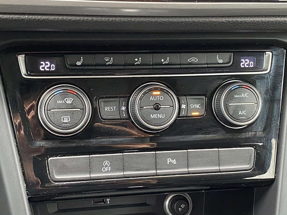 Volkswagen Touran 1.5 TSi Highline