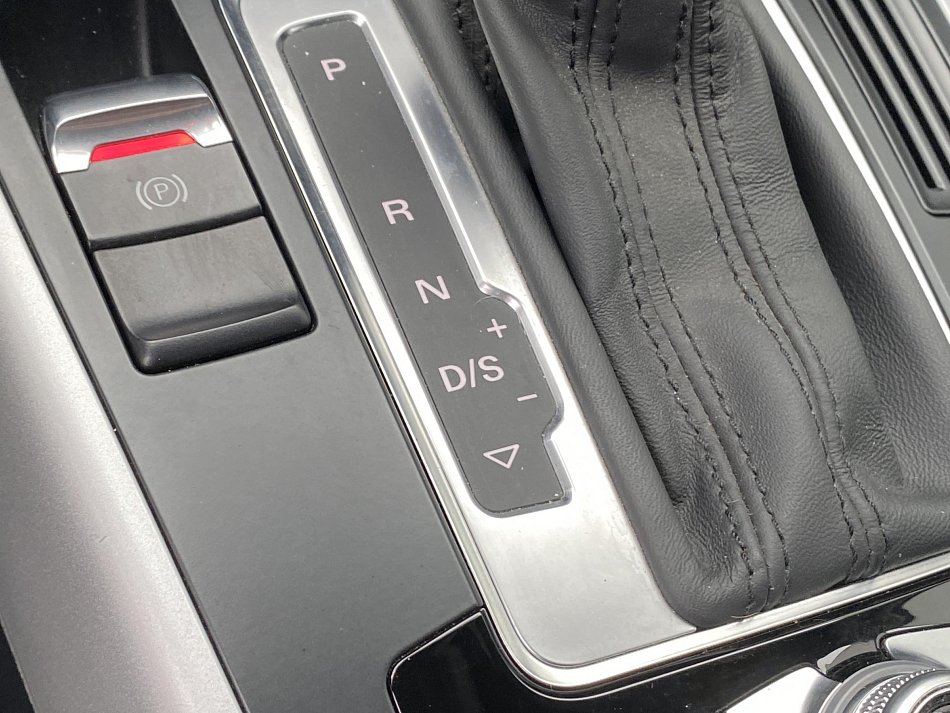 Audi A4 3.0 TDi S-line Quattro