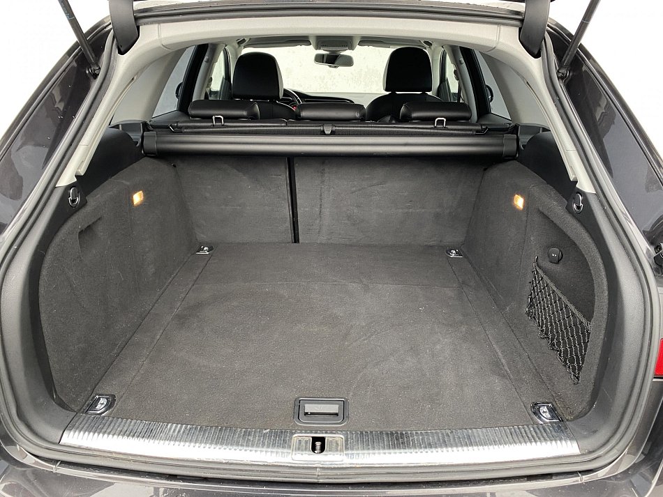 Audi A4 3.0 TDi S-line Quattro