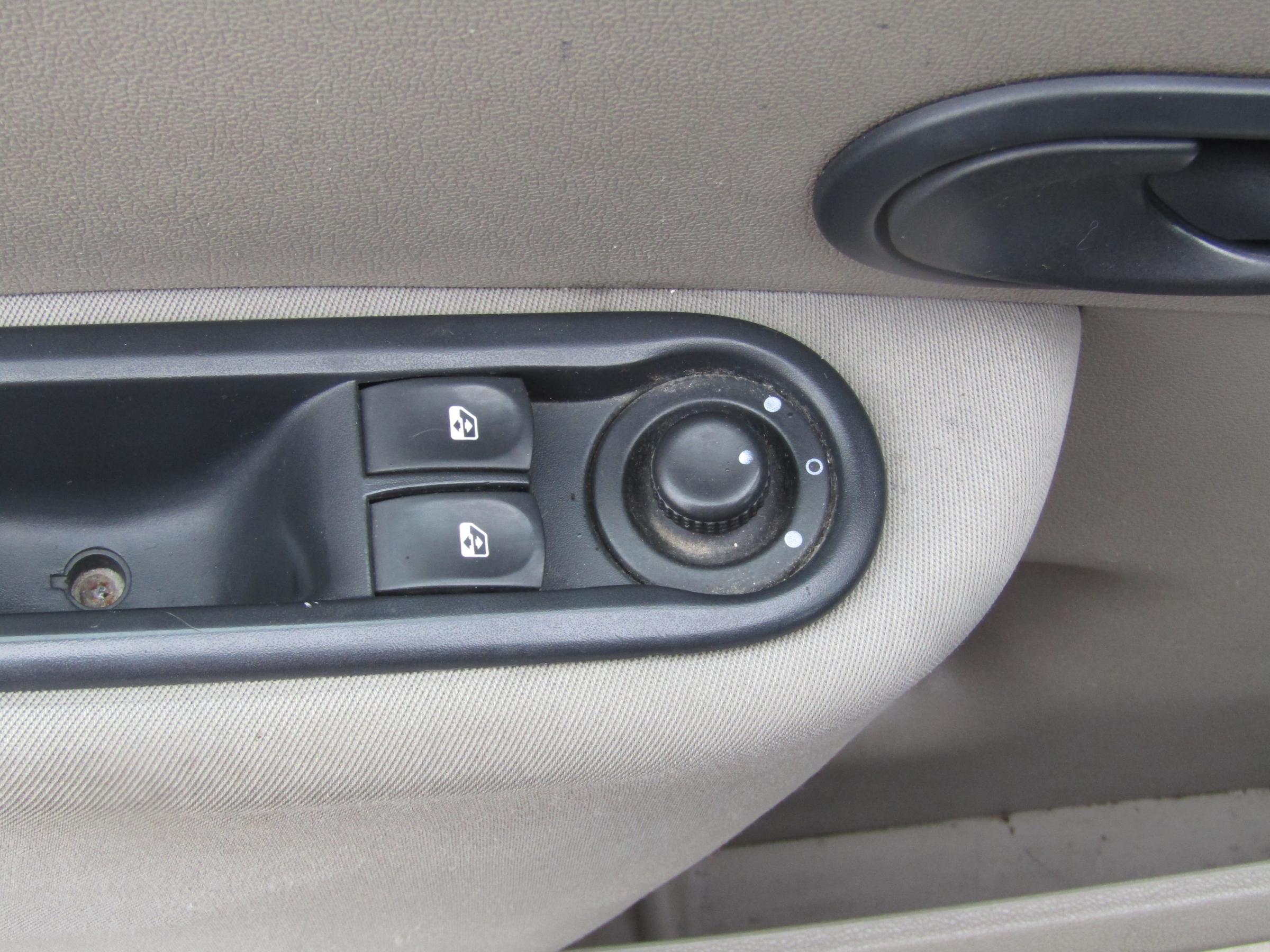 Renault Clio, 2006 - pohled č. 10