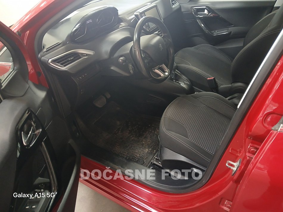 Peugeot 208 1.2PT 
