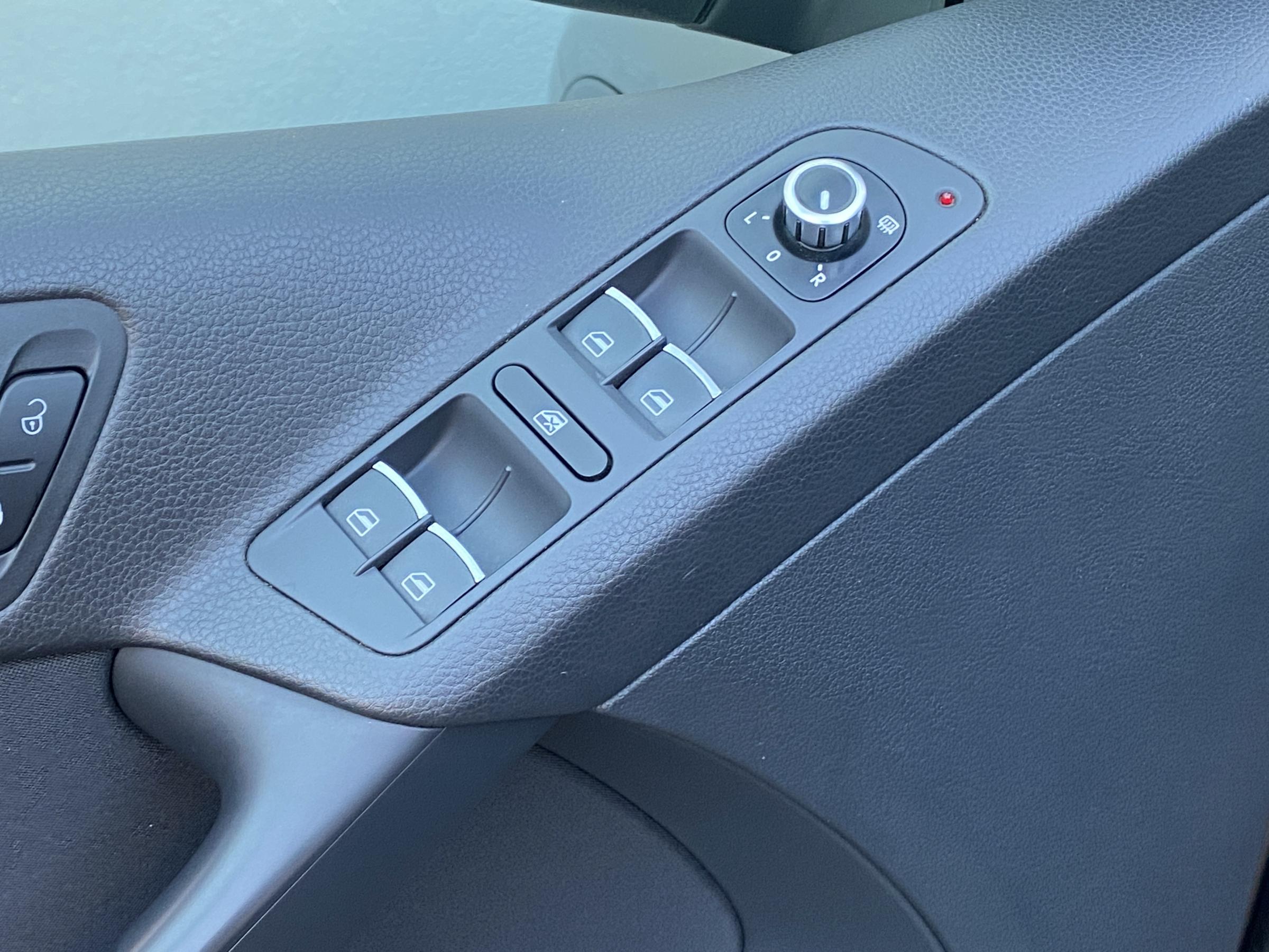 Volkswagen Tiguan, 2015 - pohled č. 12