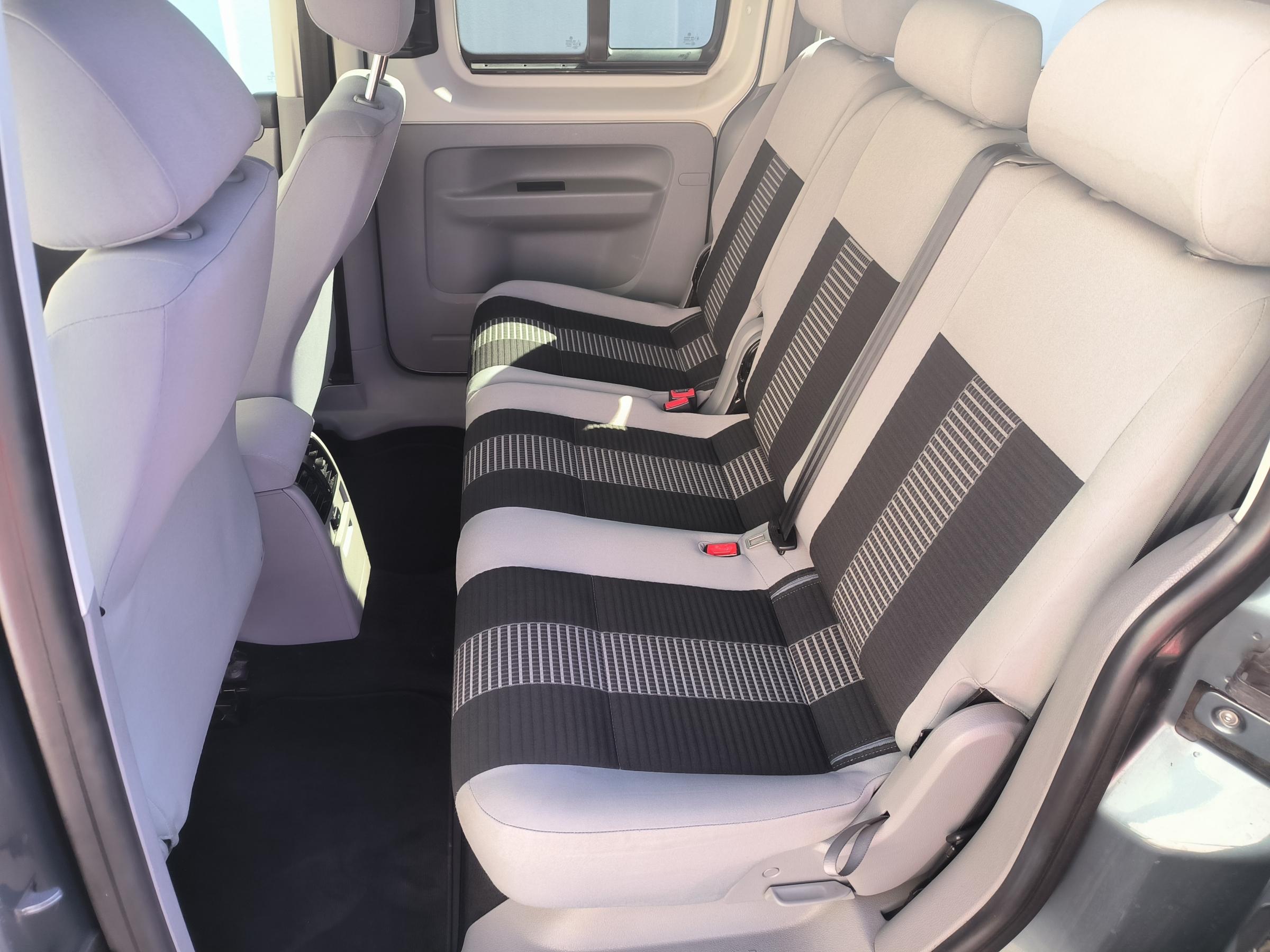 Volkswagen Caddy, 2010 - pohled č. 10