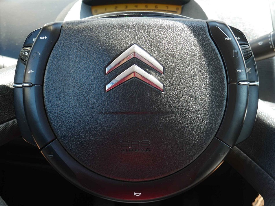 Citroën C4 1.4i 