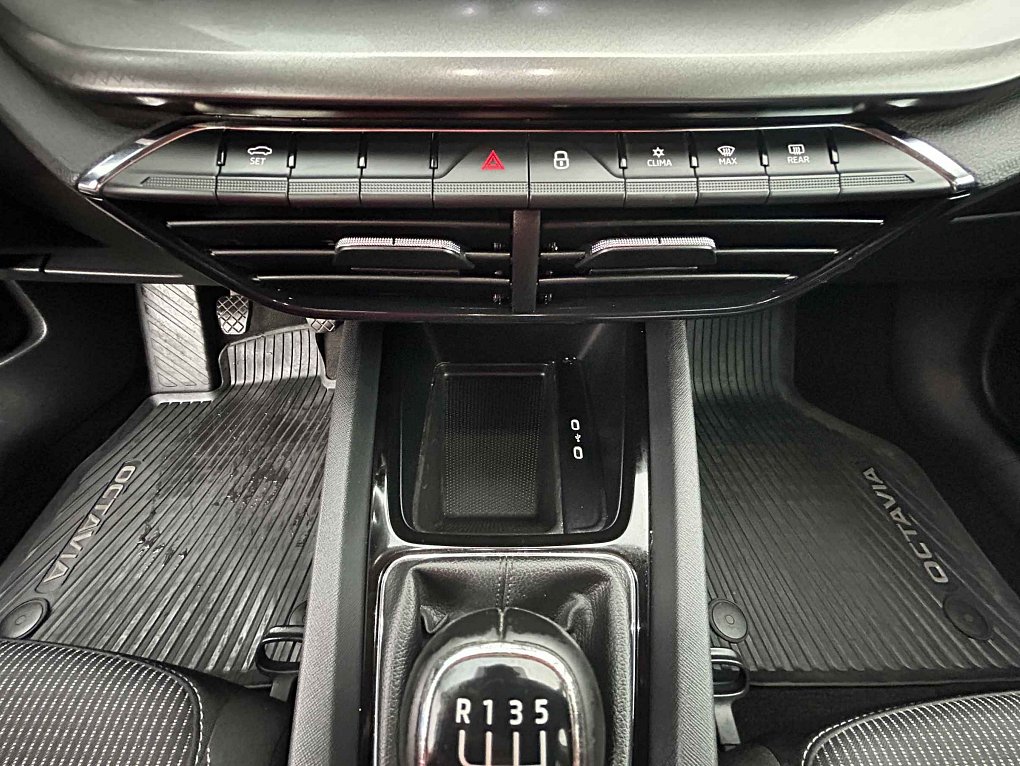 Škoda Octavia IV 2.0 TDi Ambition Plus