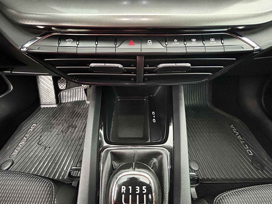 Škoda Octavia IV 2.0 TDi Ambition Plus