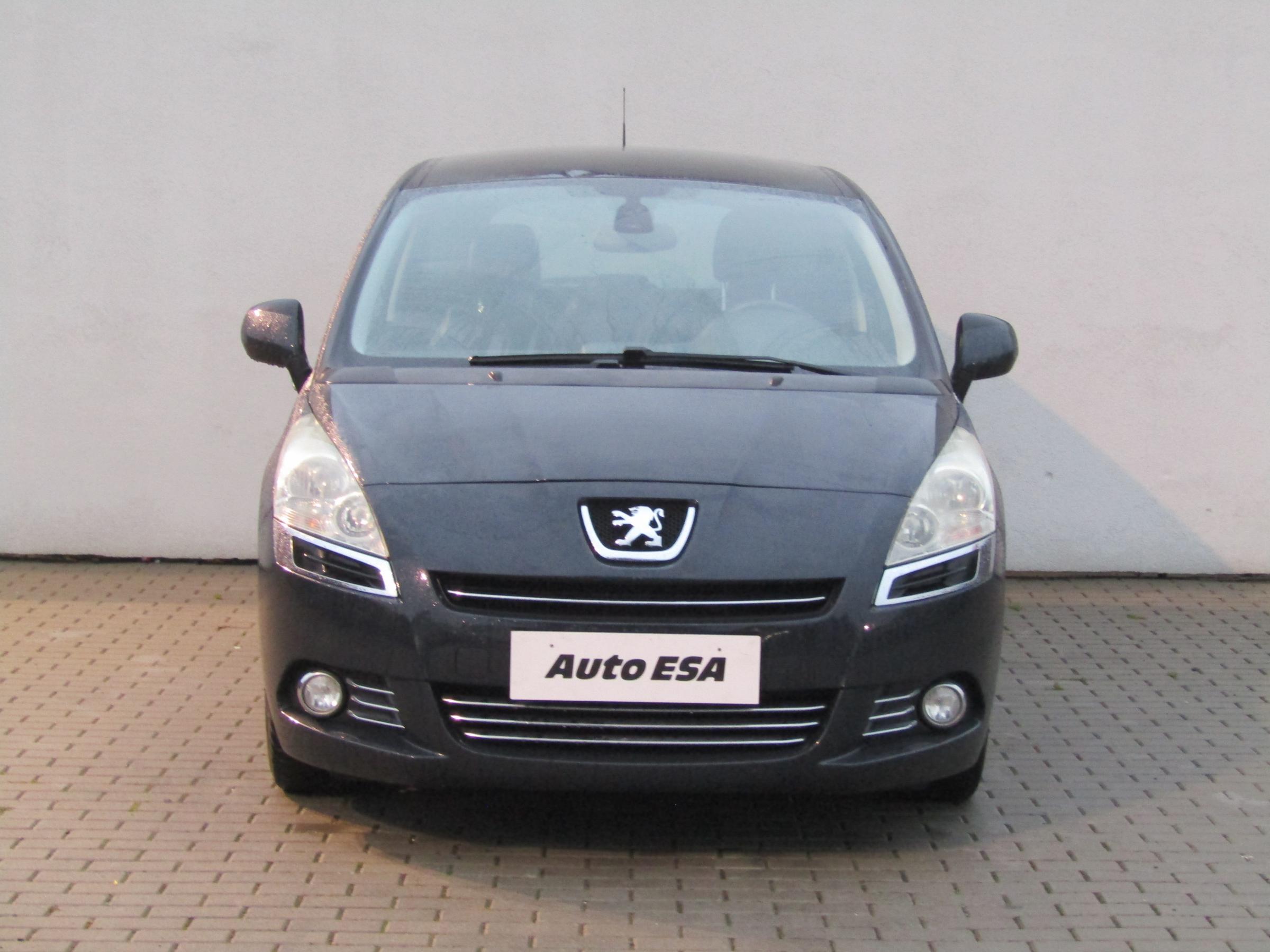 Peugeot 5008, 2011 - pohled č. 2