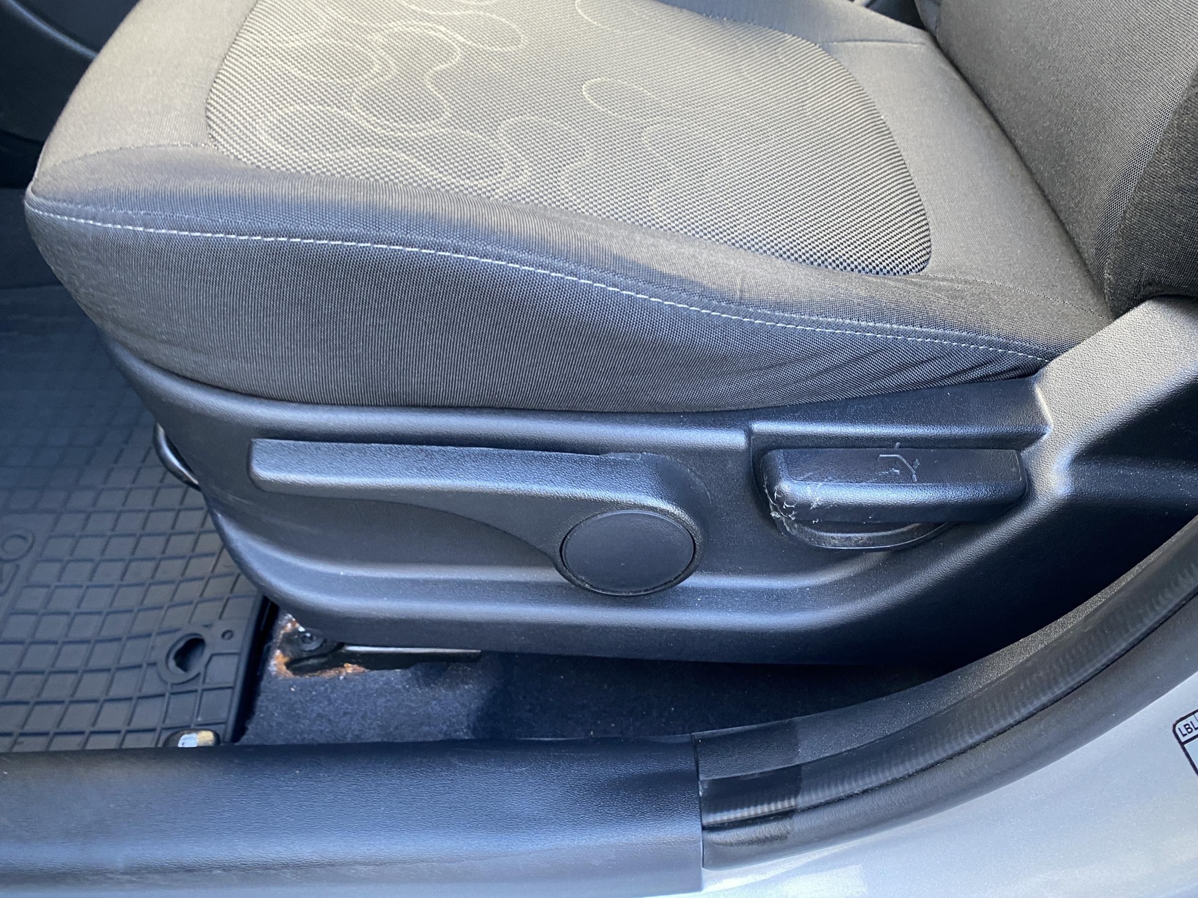 Hyundai i20, 2012 - pohled č. 14