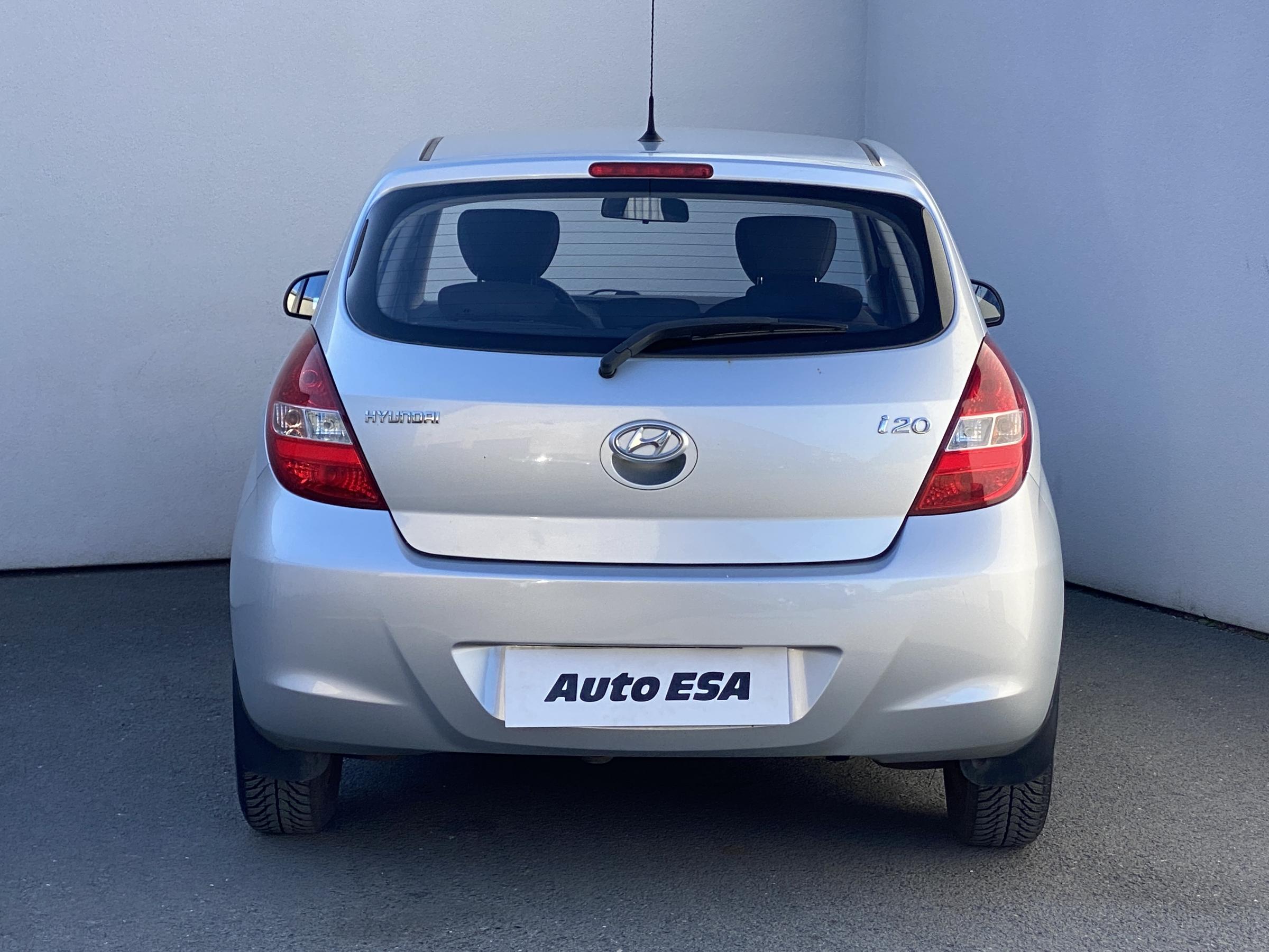 Hyundai i20, 2012 - pohled č. 5