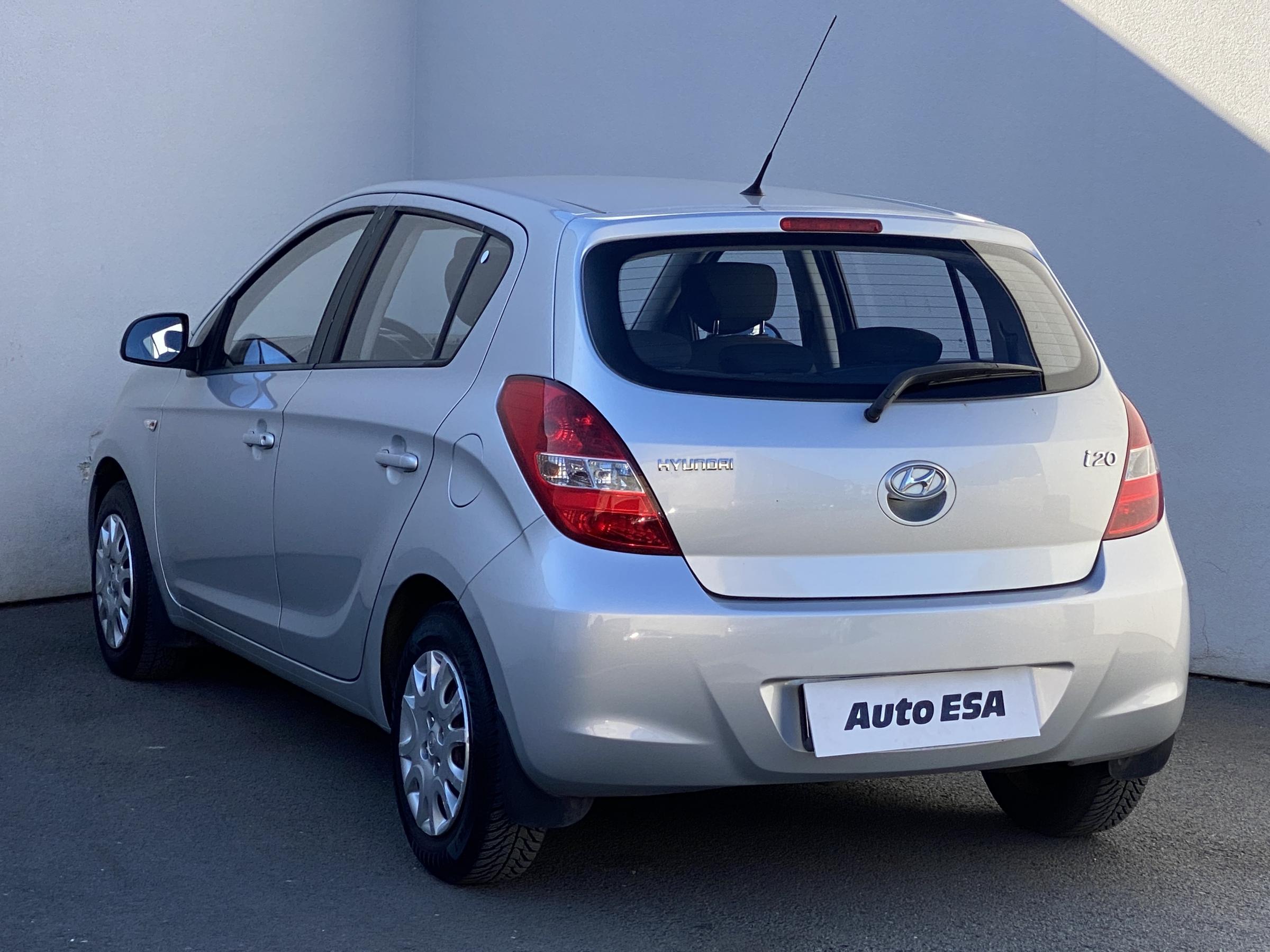 Hyundai i20, 2012 - pohled č. 6