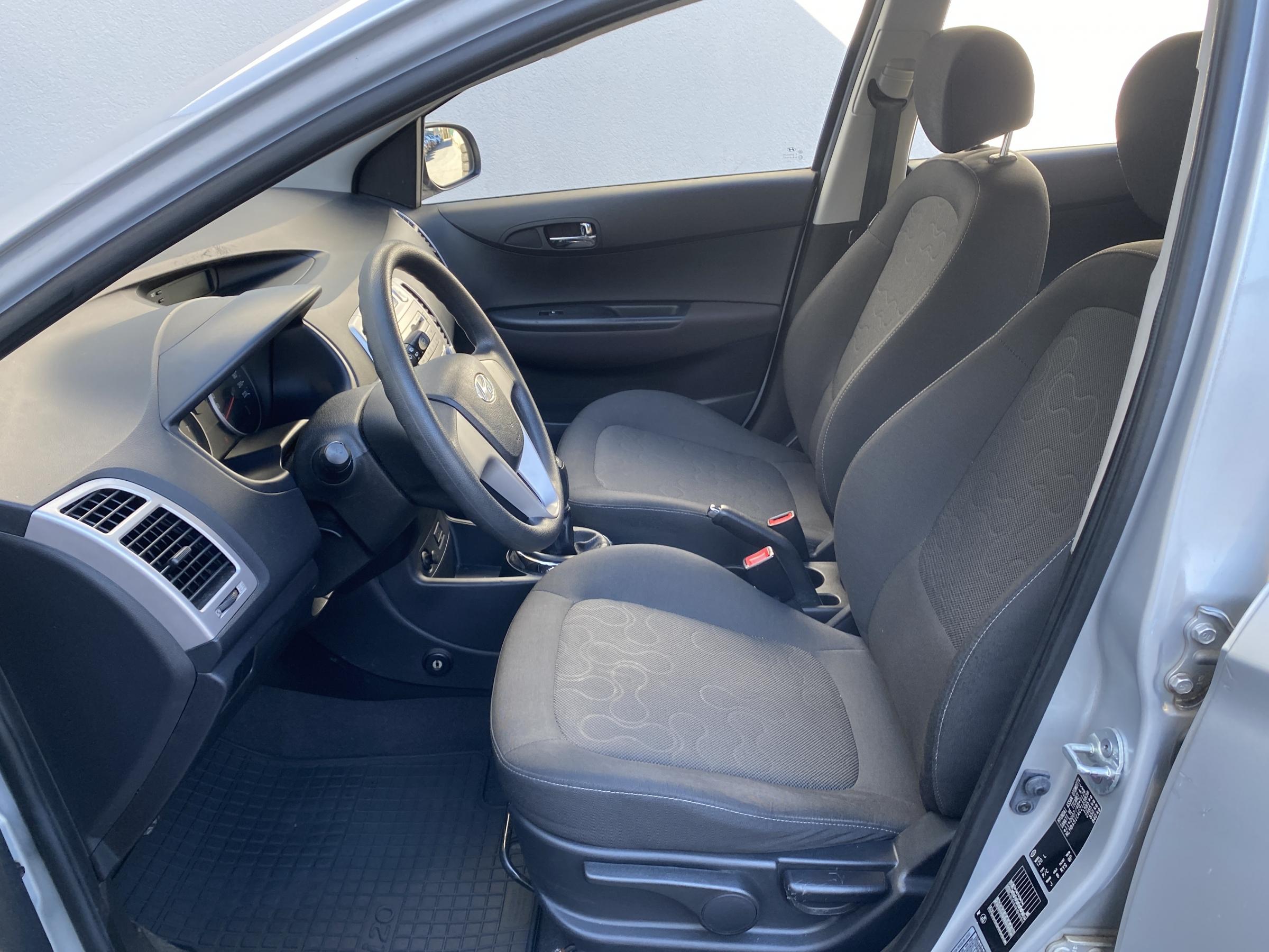 Hyundai i20, 2012 - pohled č. 9