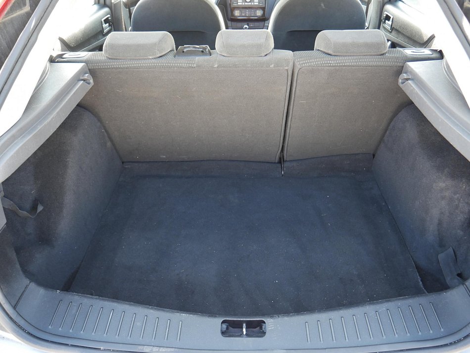 Ford Focus 1.6 i 