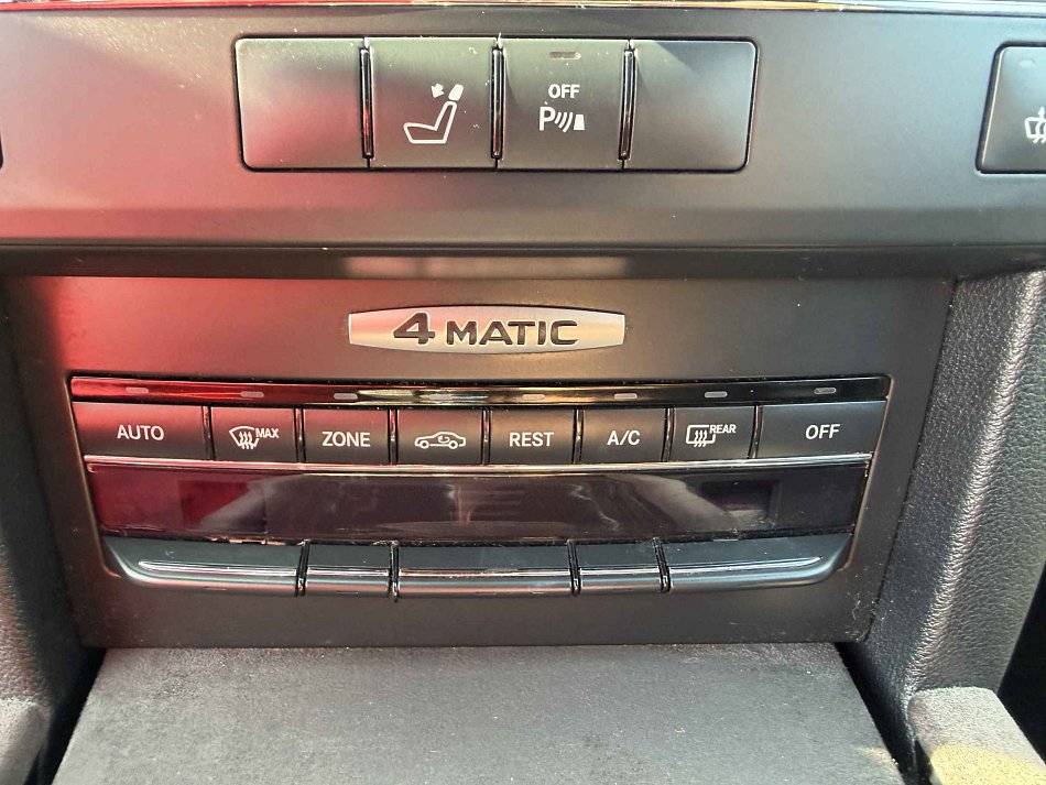 Mercedes-Benz Třída E 350CDi  4Mat