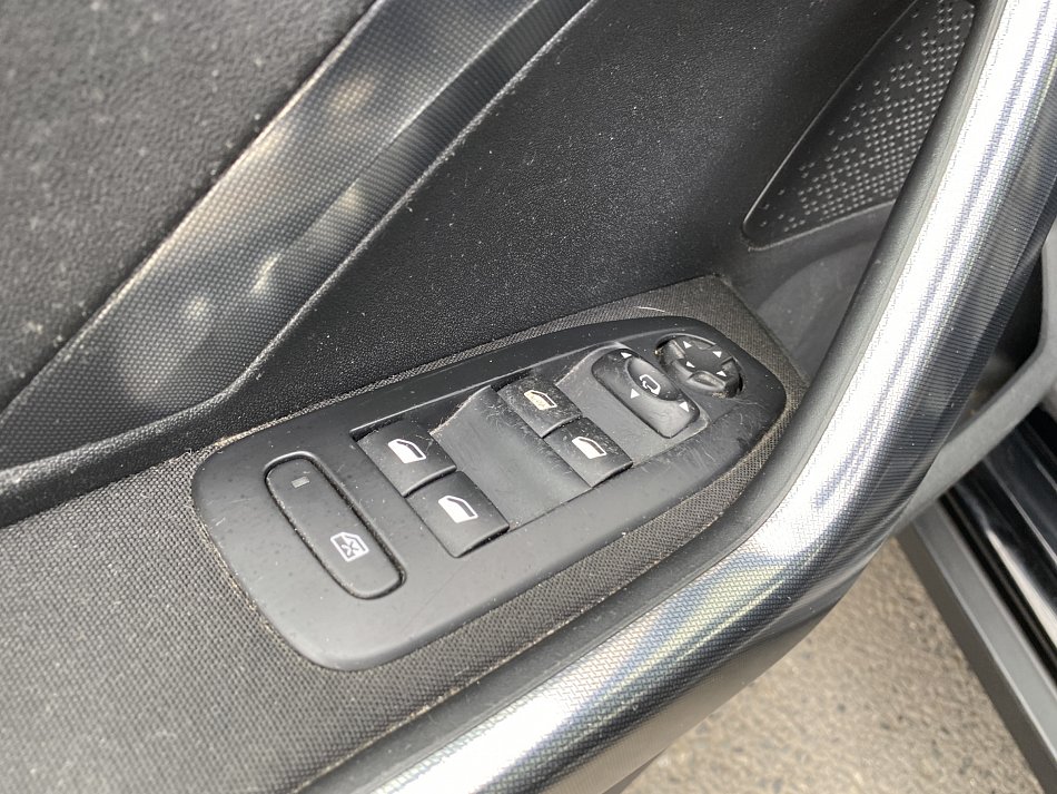 Peugeot 2008 1.6 e-HDI 