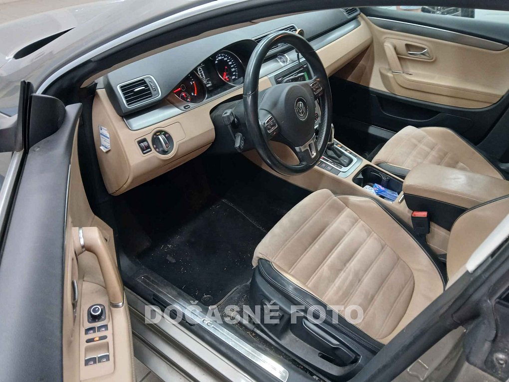 Volkswagen Passat CC 2.0 TDi 