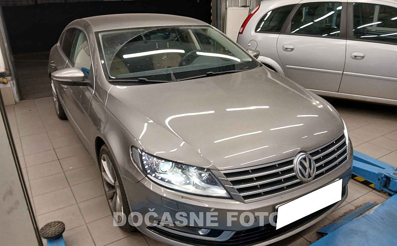 Volkswagen Passat CC 2.0 TDi 