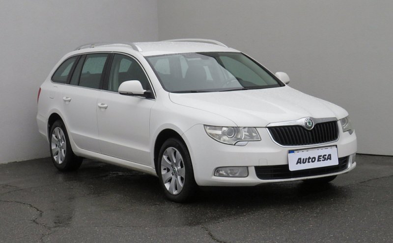 Škoda Superb II šedá 