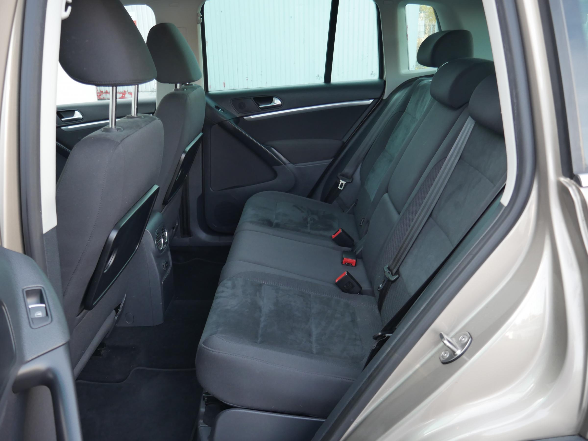 Volkswagen Tiguan, 2012 - pohled č. 10