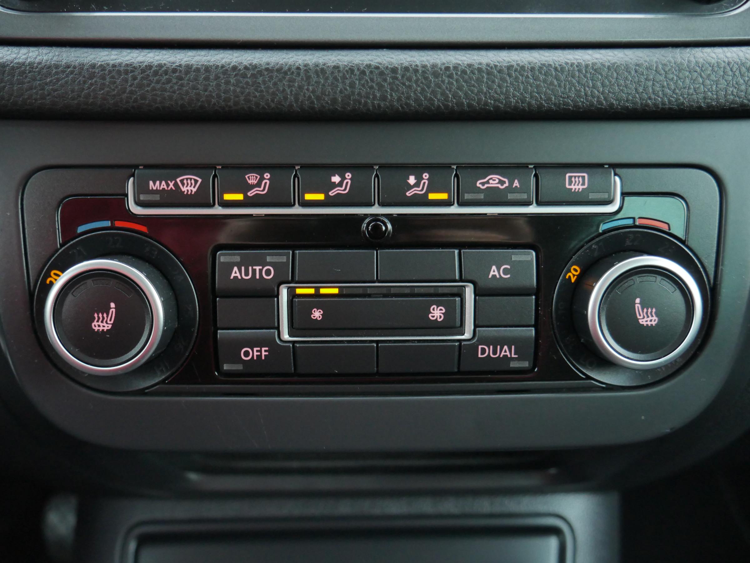 Volkswagen Tiguan, 2012 - pohled č. 15