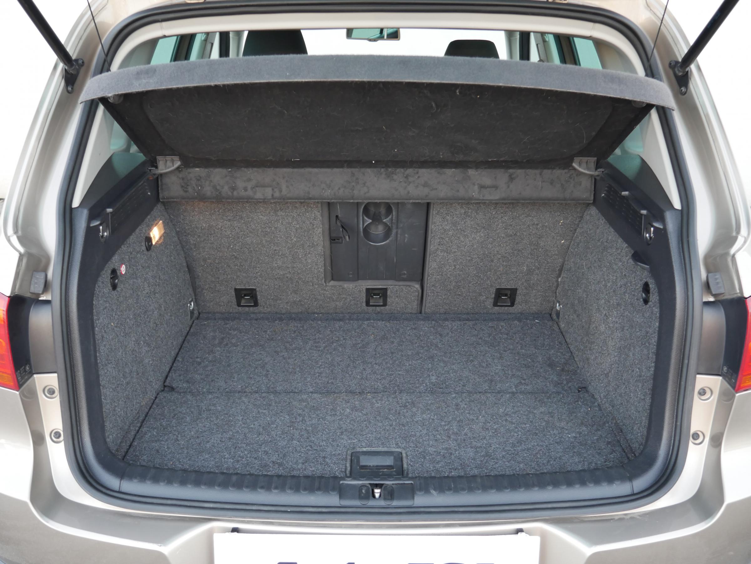 Volkswagen Tiguan, 2012 - pohled č. 7