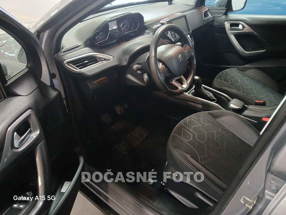 Peugeot 2008 1.2 PT 