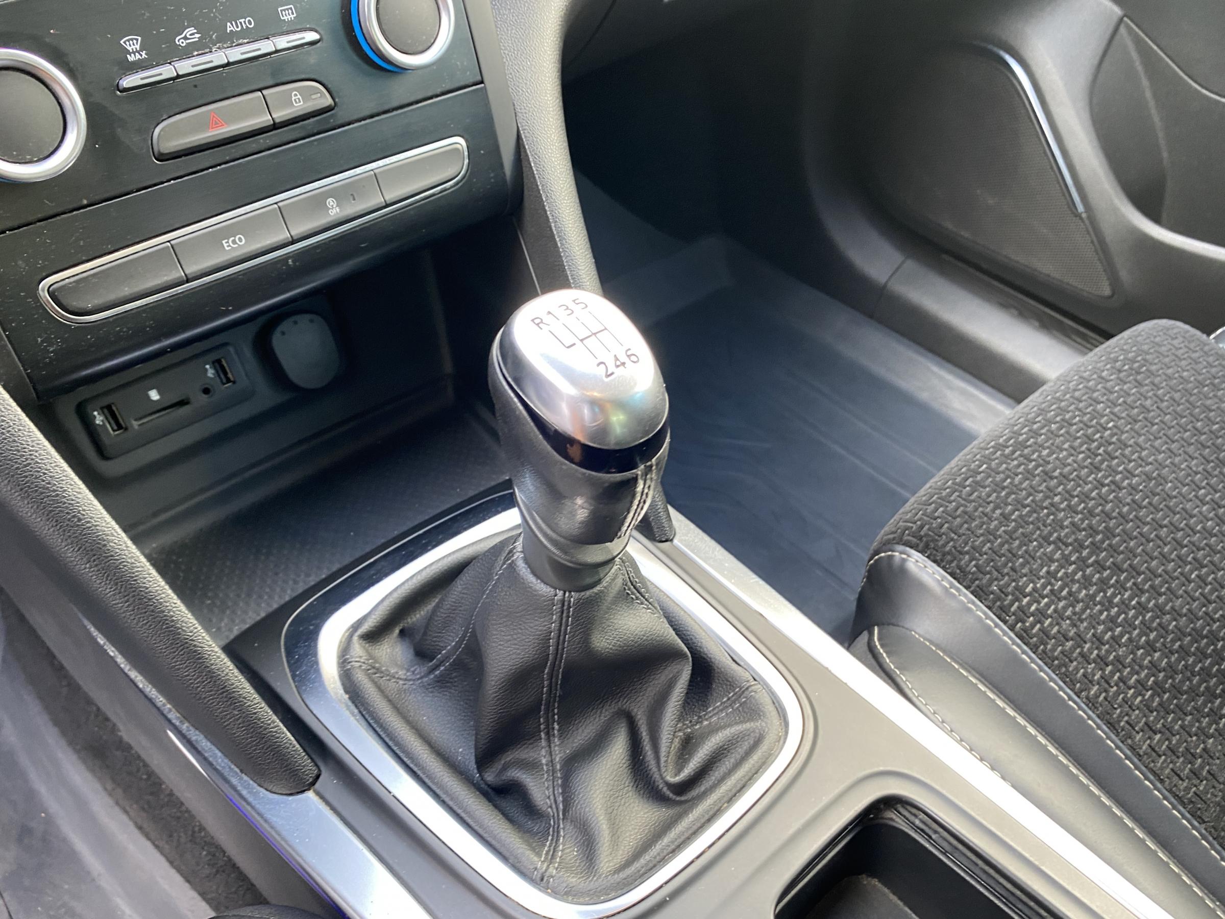 Renault Mégane, 2017 - pohled č. 18