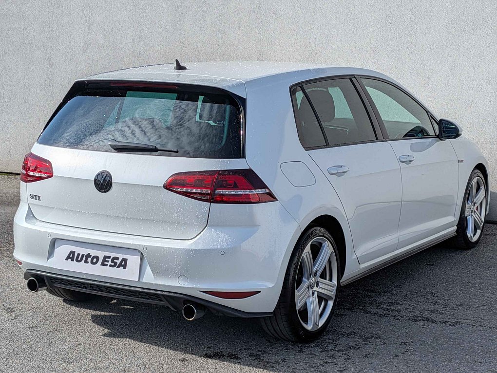 Volkswagen Golf 2.0 TSi GTi