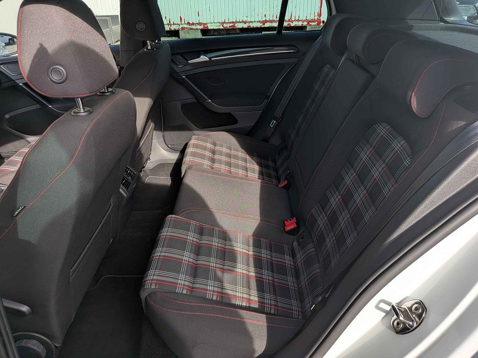 Volkswagen Golf 2.0 TSi GTi