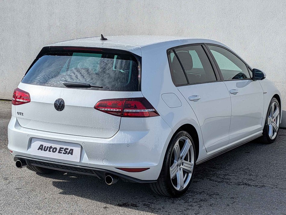 Volkswagen Golf 2.0 TSi GTi